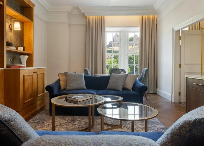 Caledonian Edinburgh, Curio Collection By HiltonAlbergo